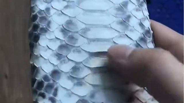 WOW! Genuine Python Leather Case for iPhone смотреть онлайн