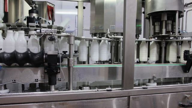 Автомат выдува ПЭТ тары А-6000-4 в составе линии розлива молока смотреть онлайн