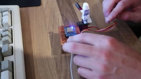 DIY Servo tester web-based - Wemos D1 Mini with a SG90 servo attached