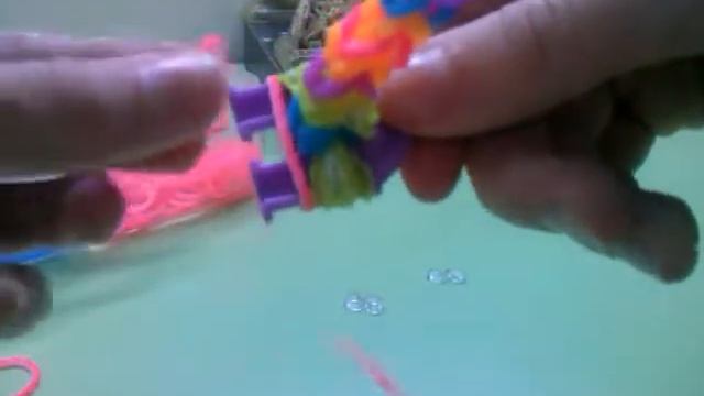 КАК НАУЧИТЬСЯ ПЛЕСТИ ЗМЕЮ ИЗ РЕЗИНОК? Ето просто! смотреть онлайн