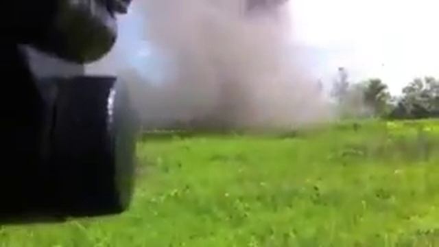 Разминирование поля с помощью танка смотреть онлайн