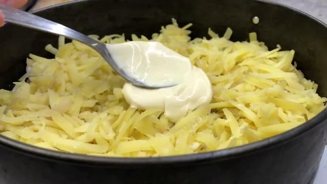 САЛАТ с МАРИНОВАННЫМИ ГРИБАМИ и КУРИЦЕЙ / салат с шампиньонами / салат с грибами и курицей смотреть онлайн