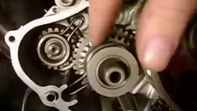 Yamaha Virago Motorcycle Starter Bendix Explanation & Fix Pt 1 смотреть онлайн