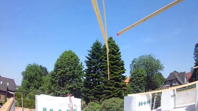 Монтаж полувальмовой стропильной системы. День первый. смотреть онлайн