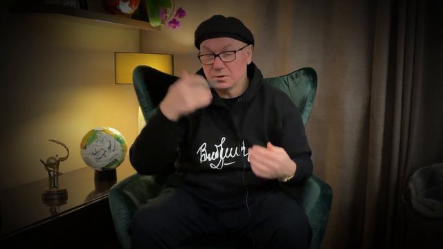 Виктор Леоненко. Разбор игры: " Днепр-1 - АЗ Алкмар" смотреть онлайн