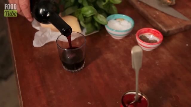 Family Ragu with Gennaro Contaldo смотреть онлайн