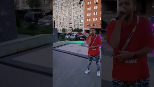 Девушка обалдела от увиденного. Сюрприз от мамы на 15 лет дочке. смотреть онлайн
