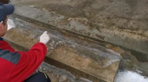 Разрушение ступеней из бетона на крыльце дома, причина и как устранить