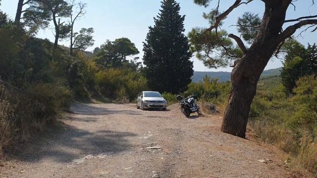 Необычная дорога к пляжу. Сутоморе. Черногория. Unusual path to the beach. Sutomore. Montenegro. смотреть онлайн