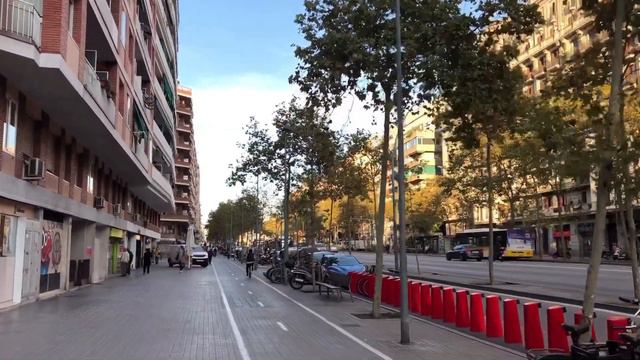 [[SPAIN-BARCELONA]] Walking along Gran Via de les Corts Catalanes street 09/NOV/2020 04:30 pm смотреть онлайн