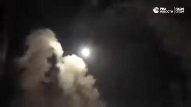 Запуск крылатых ракет с военных кораблей США. смотреть онлайн