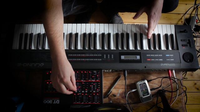 That's Why i Love My Roland Alpha Juno - Part 1: Let's build a Lead Synth Bass смотреть онлайн
