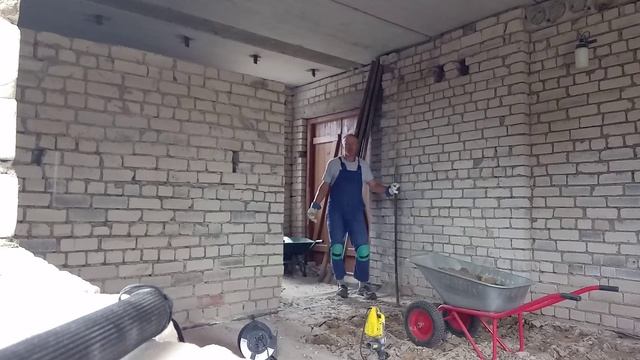 Разборка бетонного пола. 15. August 2020