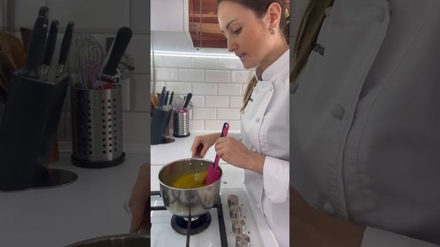 Урок 2. Торт Манго-Маракуйя. Начинка. смотреть онлайн