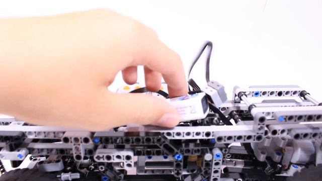 Lego® Technic MERCEDES-BENZ AXOR 4x4 RC [ technicfan | 1080p ] смотреть онлайн