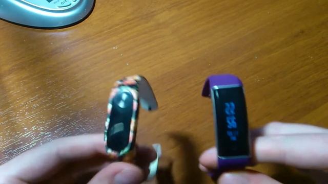 СУБЬЕКТИВНОЕ СРАВНЕНИЕ Zeblaze Zeband BLE И Xiaomi MiBand 2 смотреть онлайн