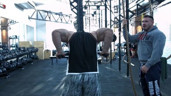 Подготовка к Arnold Classic 2015. Тренировка мышц груди. Сергей Кулаев.