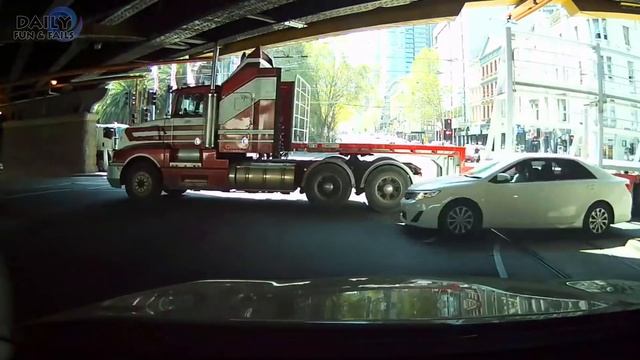 DANGEROUS TRAINS HITTING TRUCK MOMENTS | STUPID MOMENTS | EPIC TRUCK AND TRAINS FAIL COMPILATION смотреть онлайн