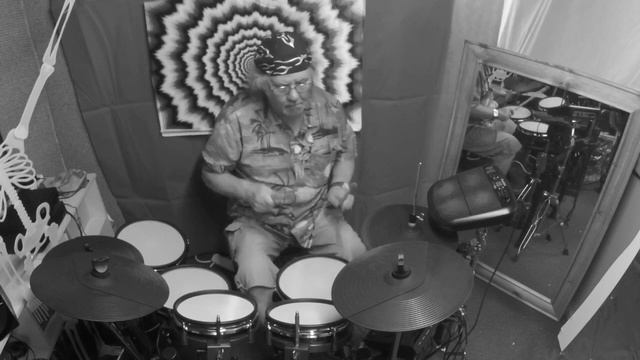 ARETHA FRANKLIN 'RESPECT' DRUM COVER BY GERRY ATRIC MILLENIUM MPS 850 ELECTRONIC DRUM KIT смотреть онлайн