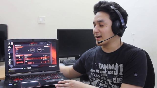 PREDATOR HELIOS 300 - Hindi Review and Unboxing - Cheap Gaming Laptop!!? смотреть онлайн