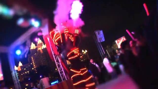 Globot at Nasimi Beach, Dubai смотреть онлайн
