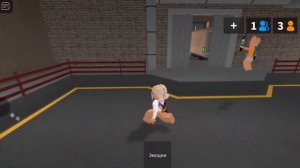 учусь играть в mm2 НА ТЕЛЕФОНЕ!