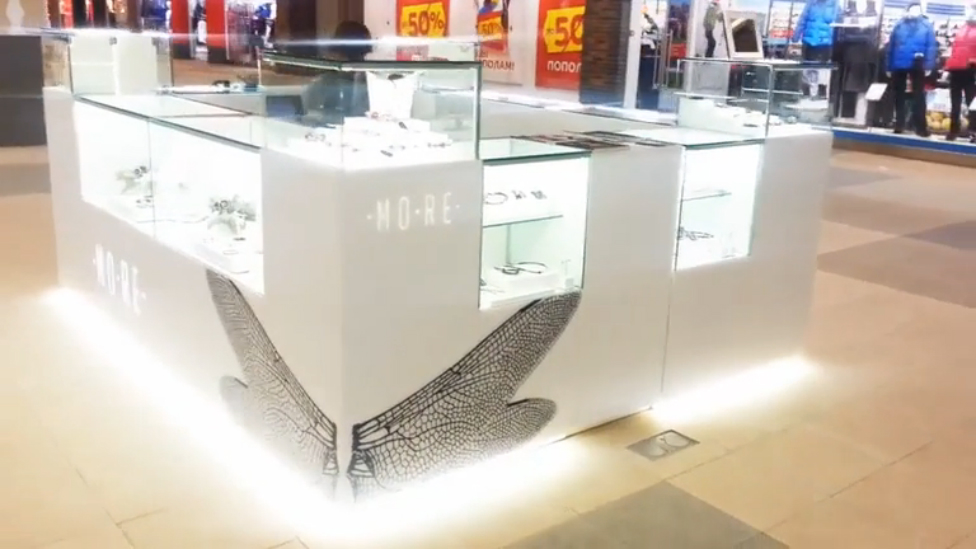 Торговое оборудование (торговый остров) для продажи ювелирных изделий. Торговое оборудование