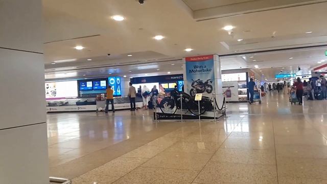 ARRIVAL AT DUBAI INTERNATIONAL AIRPORT - TERMINAL 1 смотреть онлайн