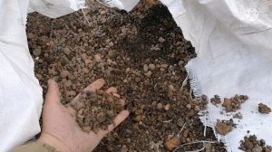 Утепляем потолок бани керамзитом.