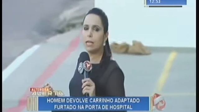Homem devolve carrinho adaptado furtado na porta de hospital смотреть онлайн