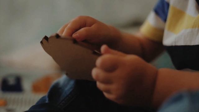 Игра для развития мелкой моторики и изучения букв и цифр. Для детей от 2 лет. смотреть онлайн