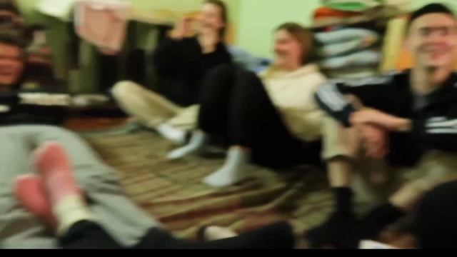 тусовка стариков на даче, я и мои друзья летом празднуем мой день рождения смотреть онлайн