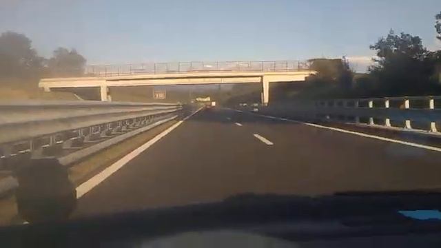 audi a2 vs. ferrari 350.mp4 смотреть онлайн