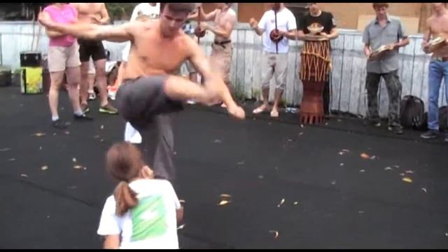 Разминка на свежем воздухе. Лето, 2013 год. смотреть онлайн