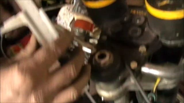 Ремонт JAWA 350/638. Крепление бака смотреть онлайн