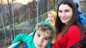 Поднялись в горы ЗАКОНЧИЛАСЬ ВОДА И ЕДА! ЛЕВ и ГЛЕБ катаются на крутой СКЕЙТ площадке! СУПЕР Влог