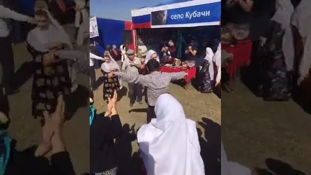 Это Дагестан, даргинский народный танец. смотреть онлайн