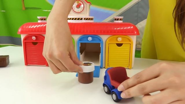 Игрушечные Супер Истории - Грузовичок Лёва и Радуга - Рисуем и учим цвета смотреть онлайн