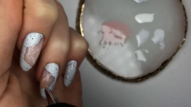 ?ВАУ! БЕТОН И МРАМОР НА НОГТЯХ | Мраморный маникюр с поталью / Трендовый дизайн ногтей 2021 смотреть онлайн