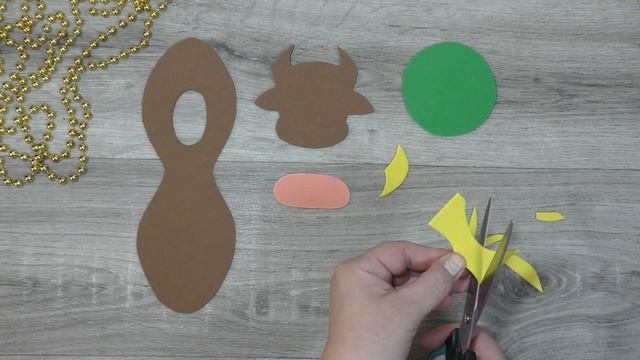 СИМВОЛ ГОДА 2021 БЫК своими руками. СУПЕР БЫЧОК с Kinder. НОВОГОДНИЕ ПОДЕЛКИ. ВИДЕО МАСТЕР-КЛАСС. смотреть онлайн