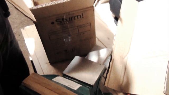 Выдержит ли КРОВЛЯ ИЗ ПРОФЛИСТОВ мужика весом БОЛЬШЕ ЦЕНТНЕРА? Эксперимент с уборкой снега (2022) смотреть онлайн