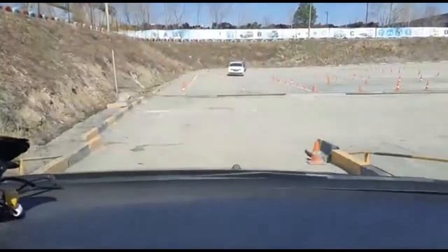 Эстакада на площадке. Сдаем по новому регламенту. Подготовка к экзамену ГИБДД на Химмаше смотреть онлайн