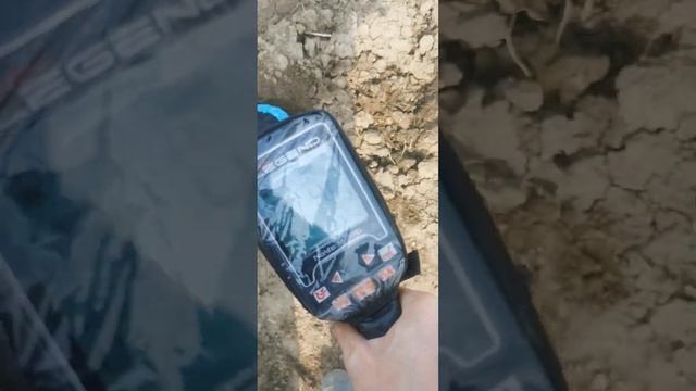 Nokta Makro Legend And Empty Holes During Field Search \ Legenda пищит цветом на пустые ямы в поле