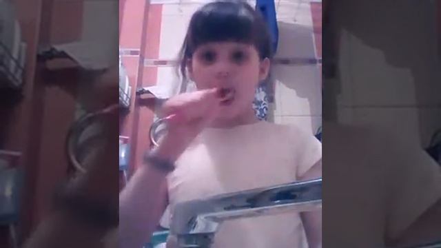 Чищу зубы!Как правильно чистит зубы) смотреть онлайн