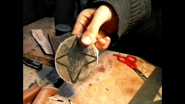 Как сделать Сурикен из банки от чипсов/How to make Shuriken from banks from chips смотреть онлайн