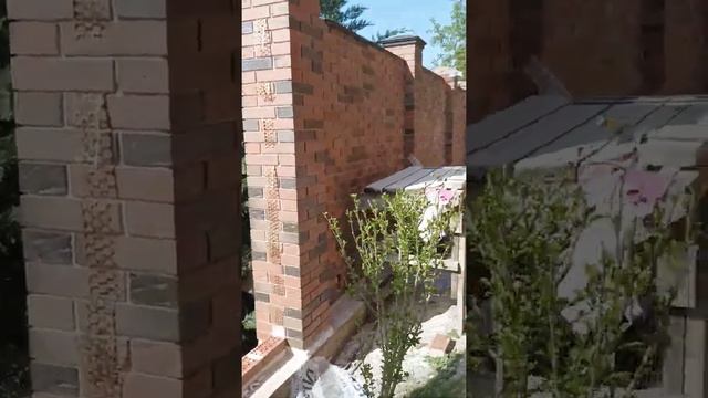Строю забор из кирпича