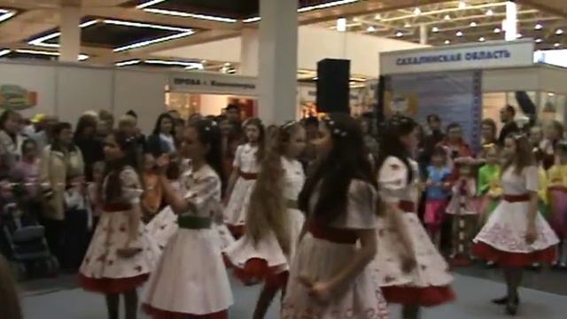 Студия Пять Плюс песня АПРЕЛЬ смотреть онлайн