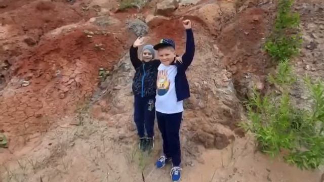 Ни в коем случае не повторяйте за нами это радиоактивна смотреть онлайн