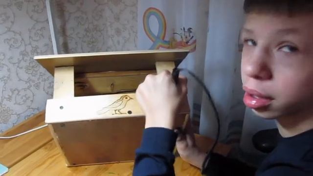 Кормушка для птиц своими руками из ламината смотреть онлайн