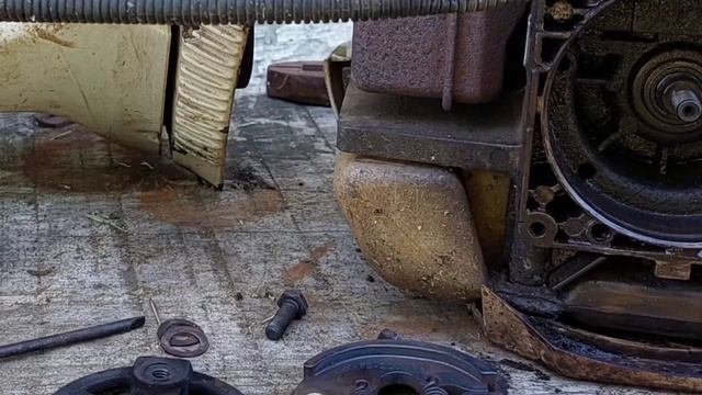 Ruido en el embrague de la desbrozadora!!! ? ¡mira que encontré dentro! ? смотреть онлайн
